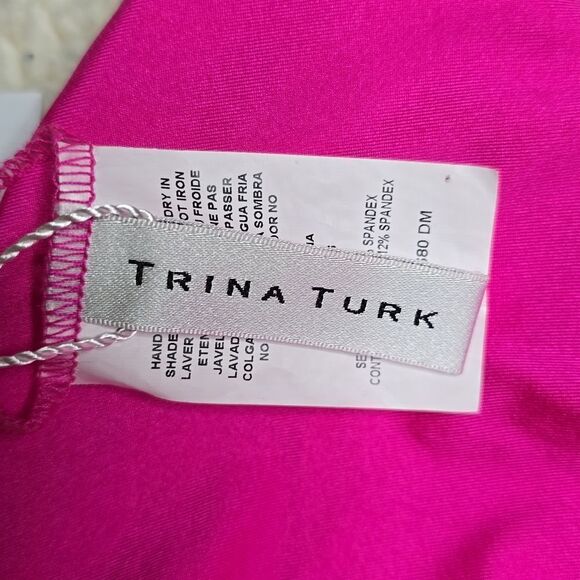100 NWT Trina Turk Women's Swoop Print Reversible Bikini Top Sz 6 - Picture 3 of 4